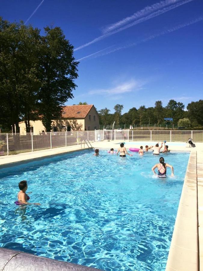 Camping Les Petites Minaudieres Hotel Saint-Sauveur  Exterior photo